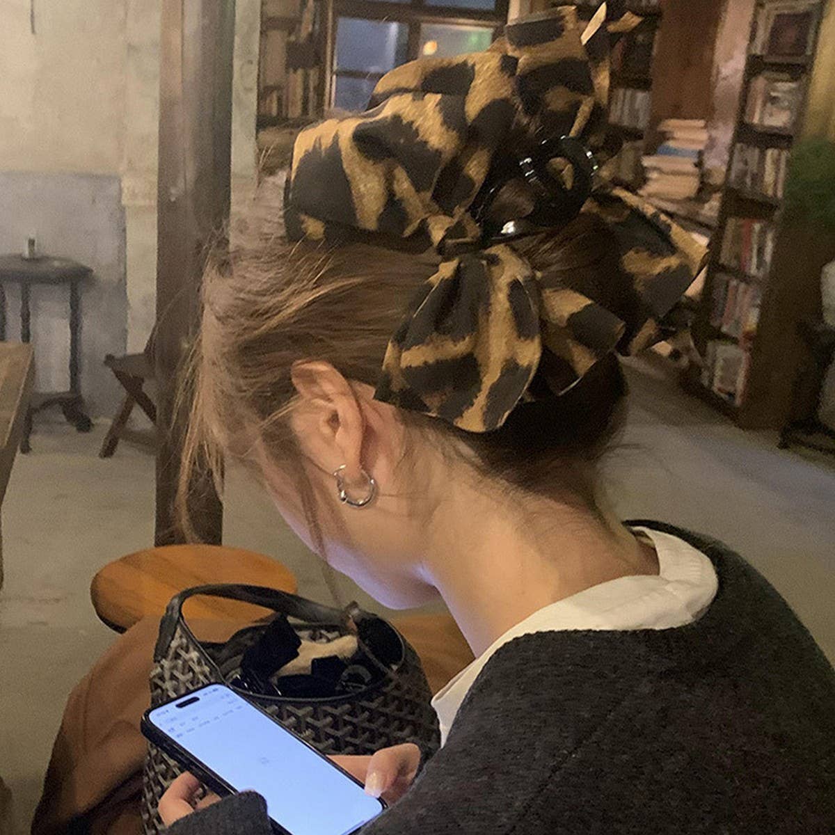 Leopard Hair Claw Large Shark Clip Stylish_CWAHA08090 for wholesale on Faire2