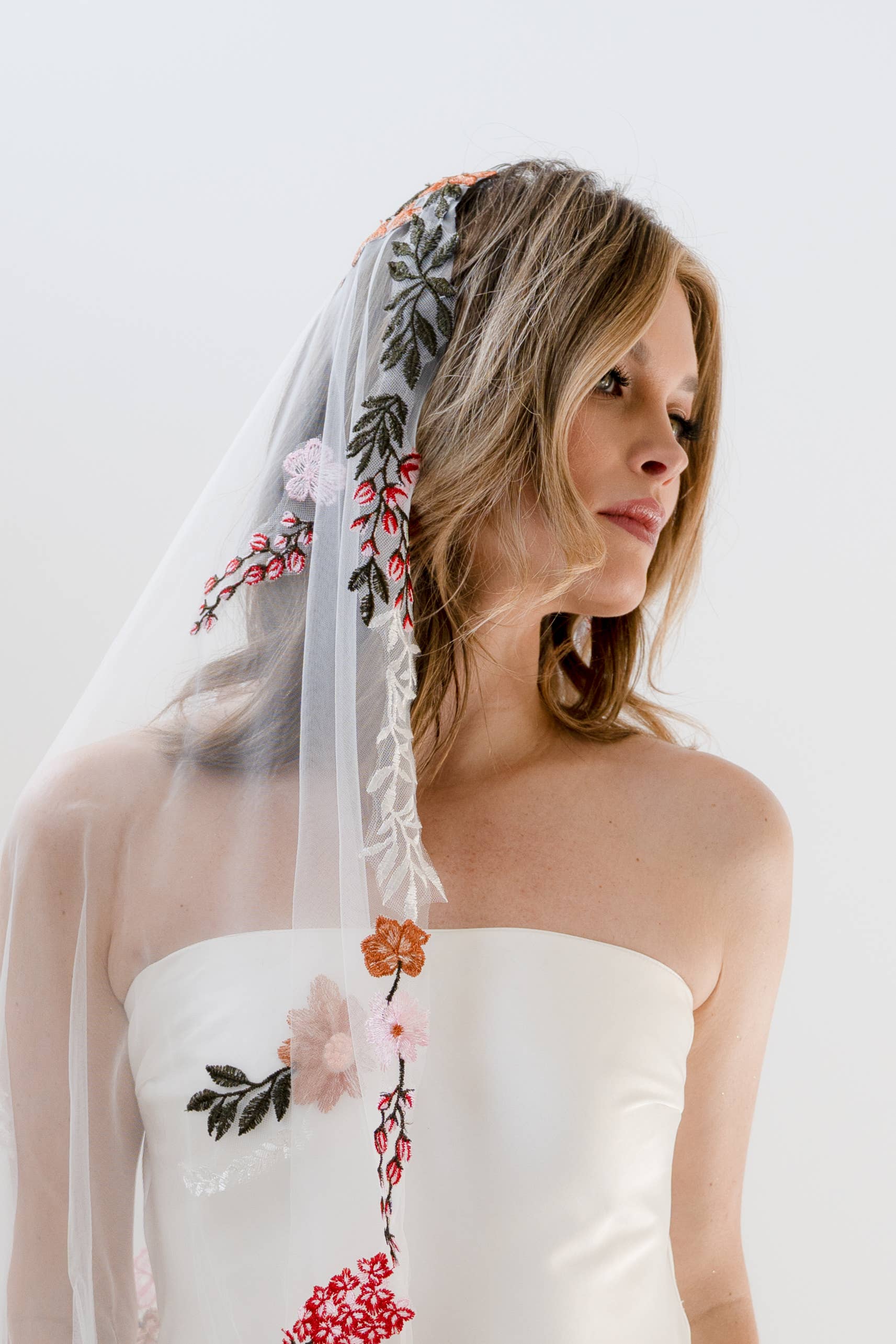 Heirloom Bridal Company - Wholesale Veil - Women's - Dahlia Veil - FW25-0052