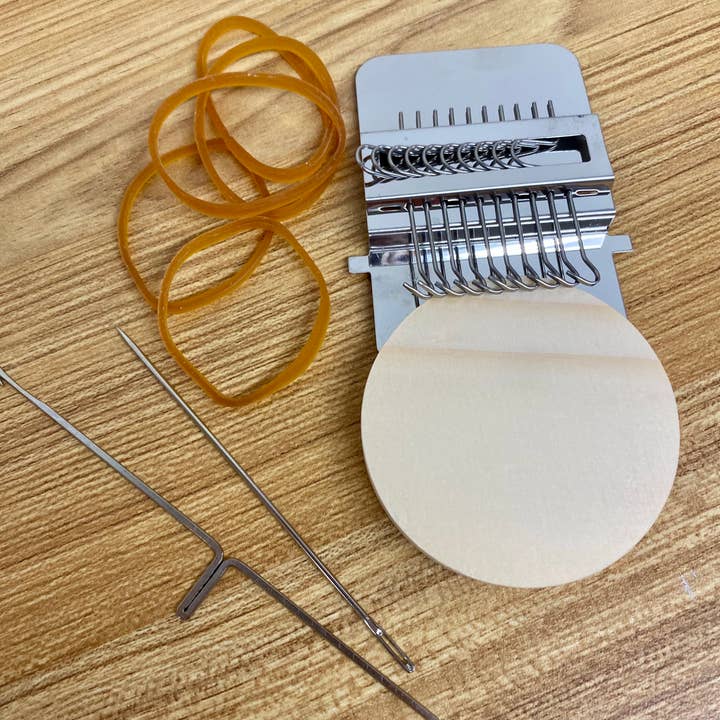 Infamous Cuts - Wholesale Knitting/Crochet Supplies - Speedweve Style Darning Loom Small