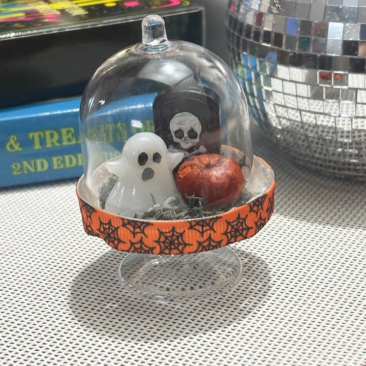 Audacious Studio - Wholesale Decorative Tabletop Object - Pet Ghost - Graveyard Dance