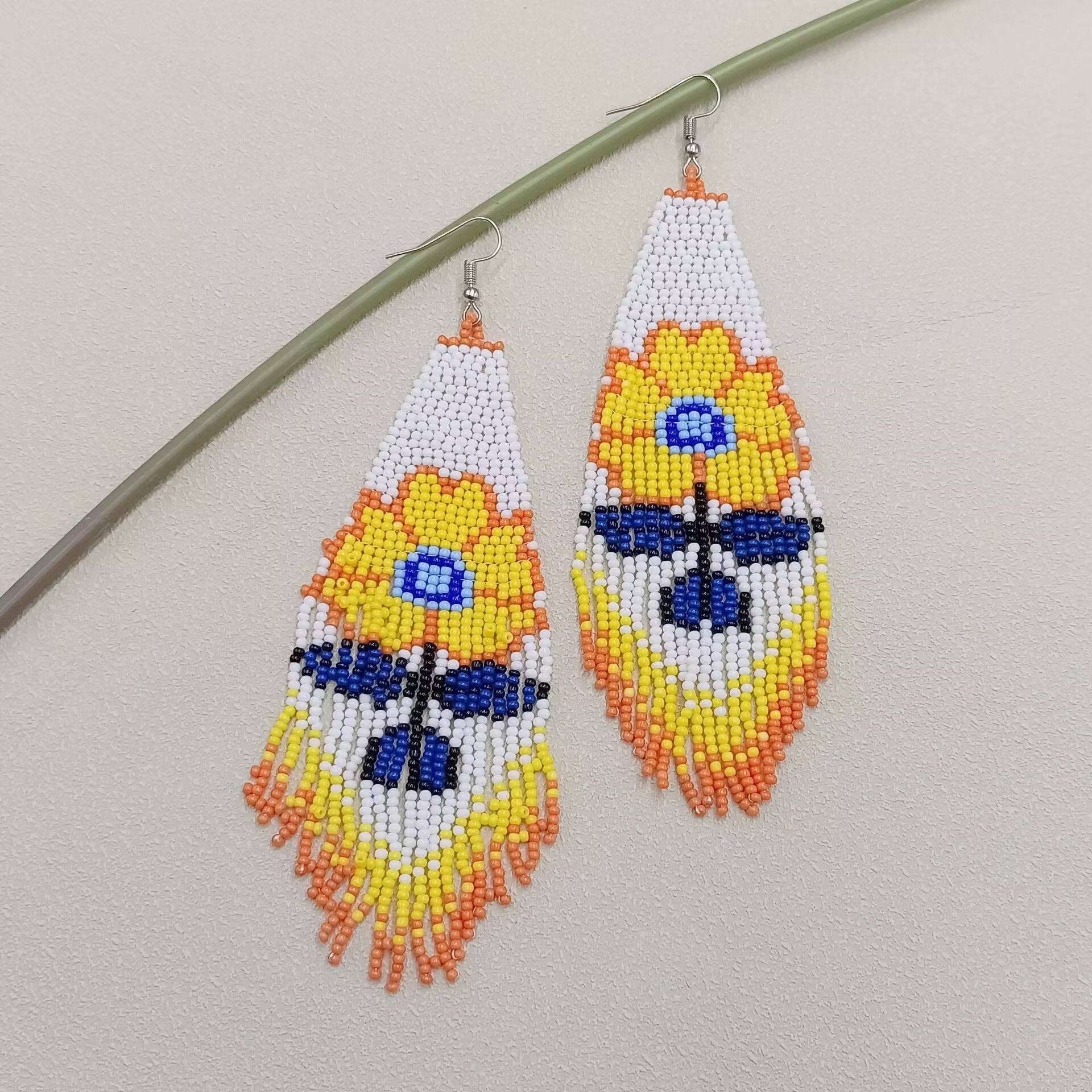Mio Queena - Wholesale Tassel Earrings - Flower Pattern Seed Beads Fringe Earrings - SB9