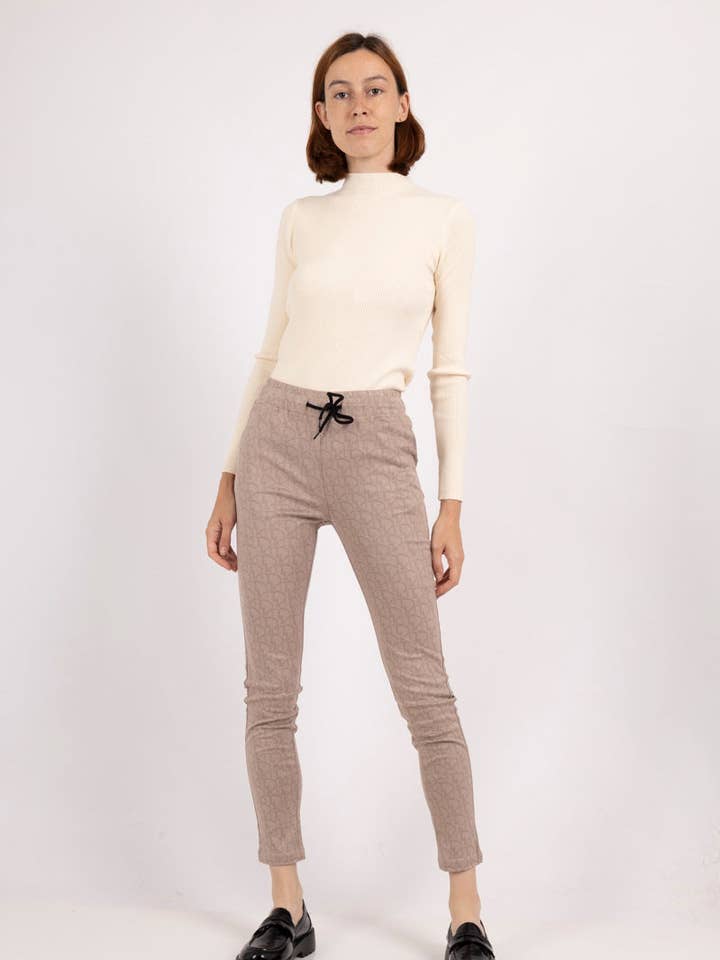 Elegant Byxor för wholesale av magnolia