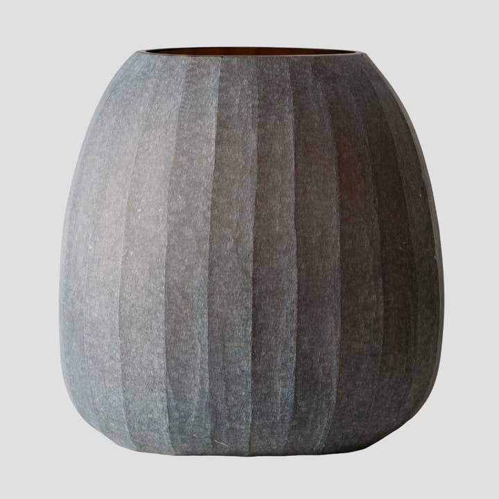Vase biologique 05 - Smoke by Nordstjerne pour la vente par Nordstjerne North America