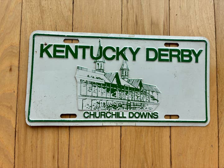 Targa Booster del Kentucky Derby Churchill Downs (anni '80/'90?) per la vendita all'ingrosso da parte di RusticPlates