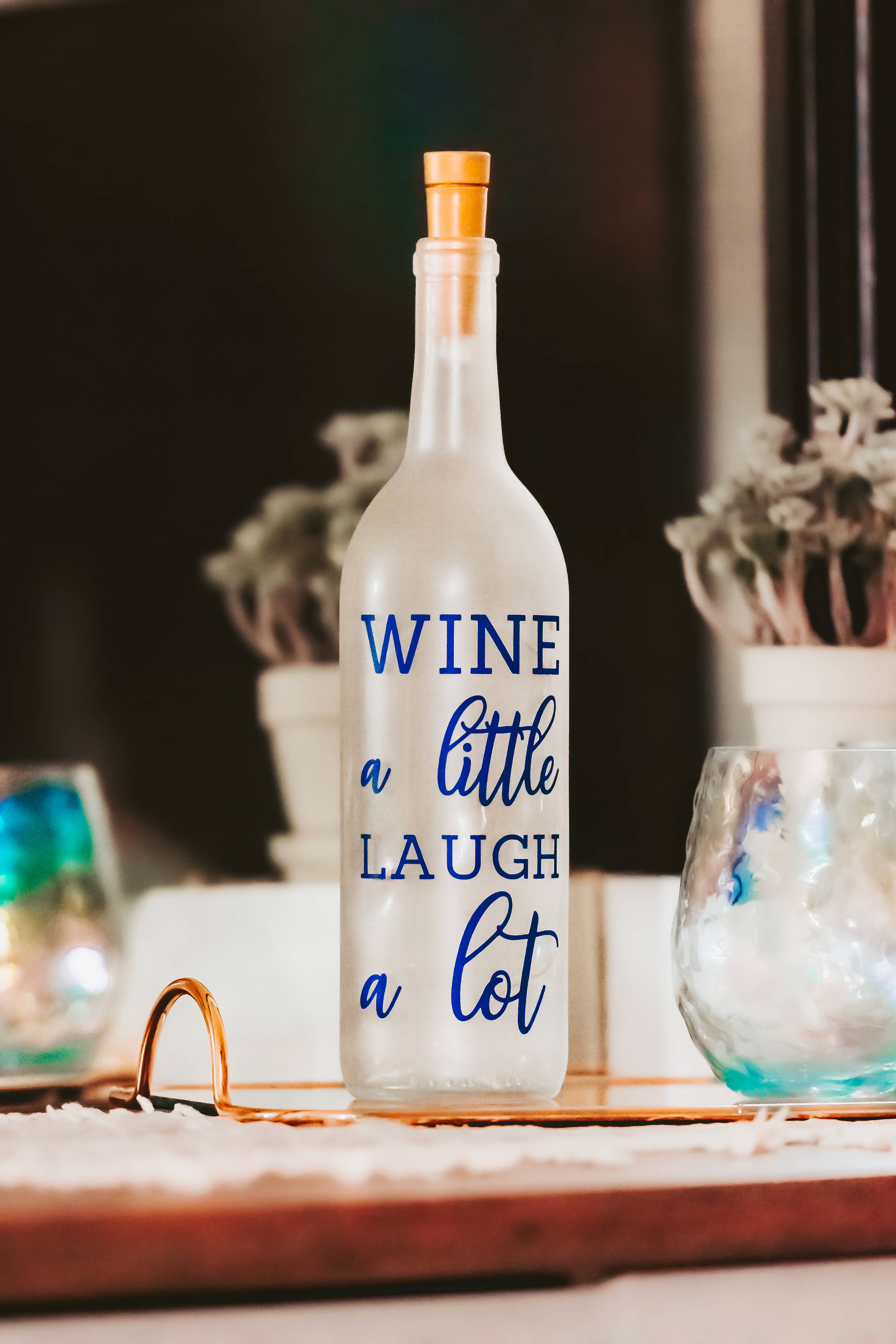 Firefly Home Designs – Candeeiro de secretária/decorativo por atacado – Lâmpada para Garrafa de Vinho, Decoração de Bar, Decoração de Interior, Decoração Temática de Vinhos1