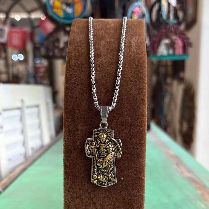 St. Michael tofarvet korshalskæde for engroshandel hos Love and Honor Jesus LLC