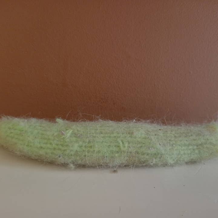 Catnip and Valerian Worm for wholesale by Boos Boutique