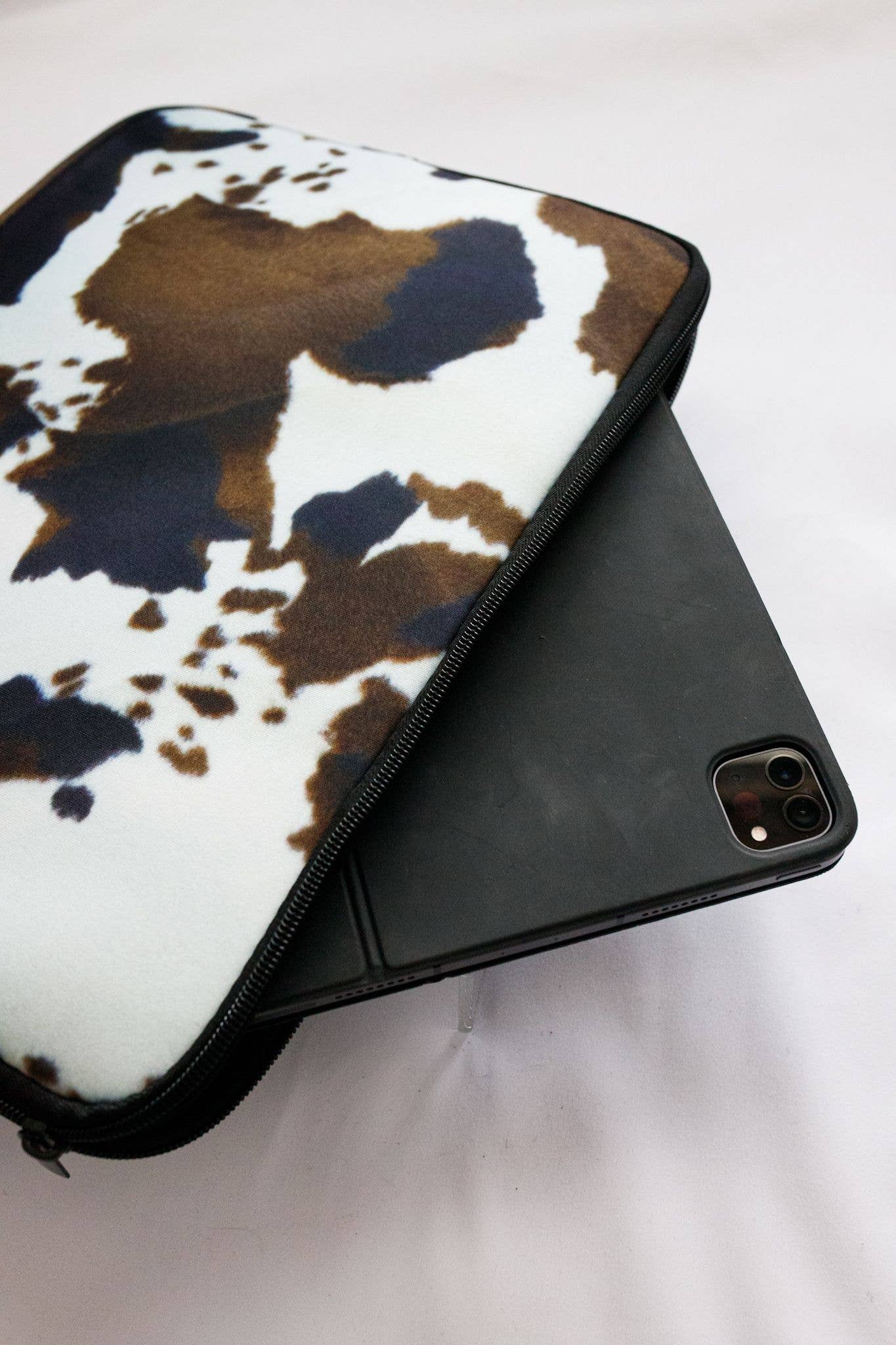 The Front Porch Label - Wholesale Laptop/Tablet Case - Women's - Brown Cowhide Laptop Case