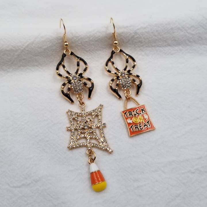 TRICK OR TREAT Spin Hangende Oorbellen - Halloween voor wholesale door ENA Jewelry