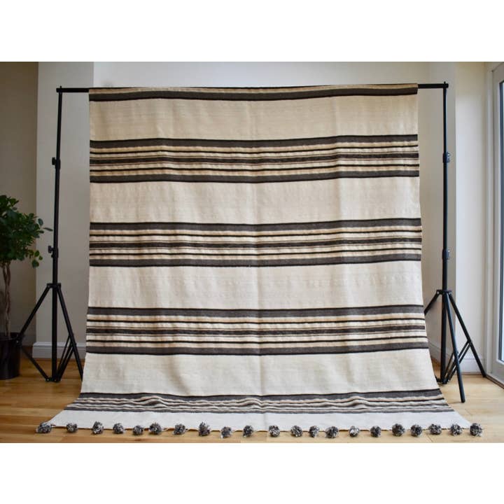 TŪNIQ - Wholesale Quilt - Loomed Wool Quilt