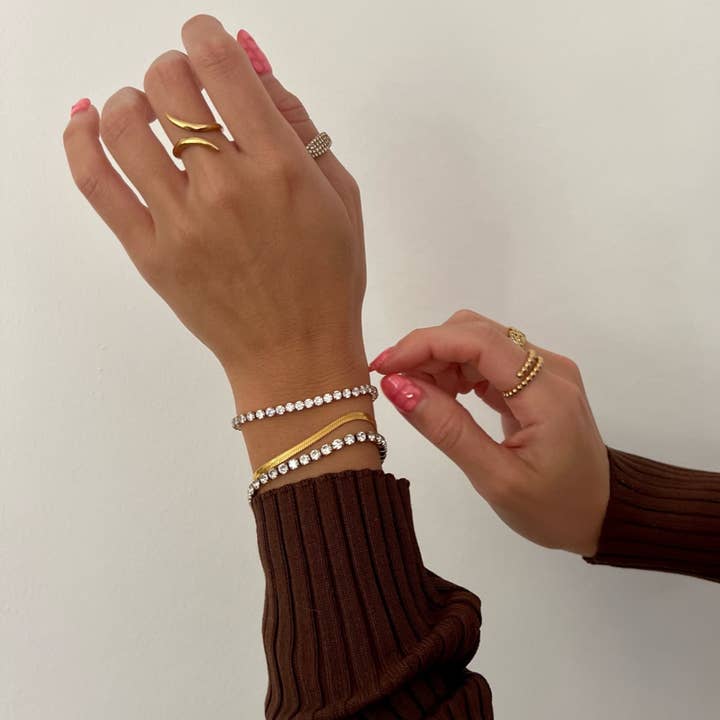 Ellie Vail Jewelry - Wholesale Link & Chain Bracelet - Ellie Vail - Nic Herringbone Chain Bracelet