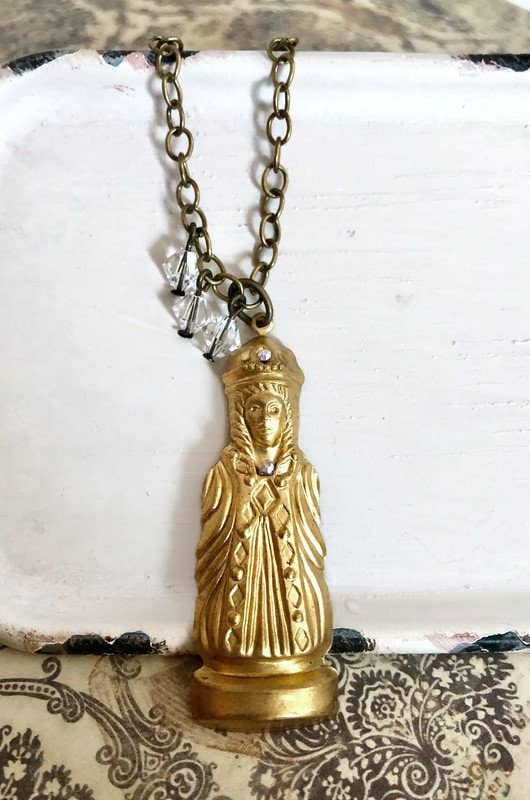 The green antique trunk - Wholesale Pendant/Charm Necklace - King or Queen Chess Piece Necklace Charm5