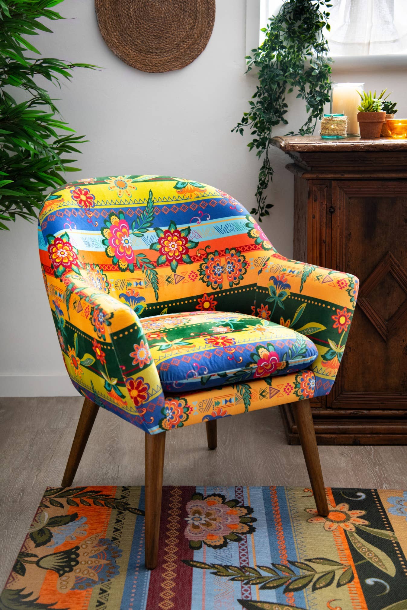 Bergamaschi & Vimercati S.p.a. - Wholesale Chair - Gipsy Soul Excelsa Armchair in plywood and velvet-effect polyester – Multicolor floral print1