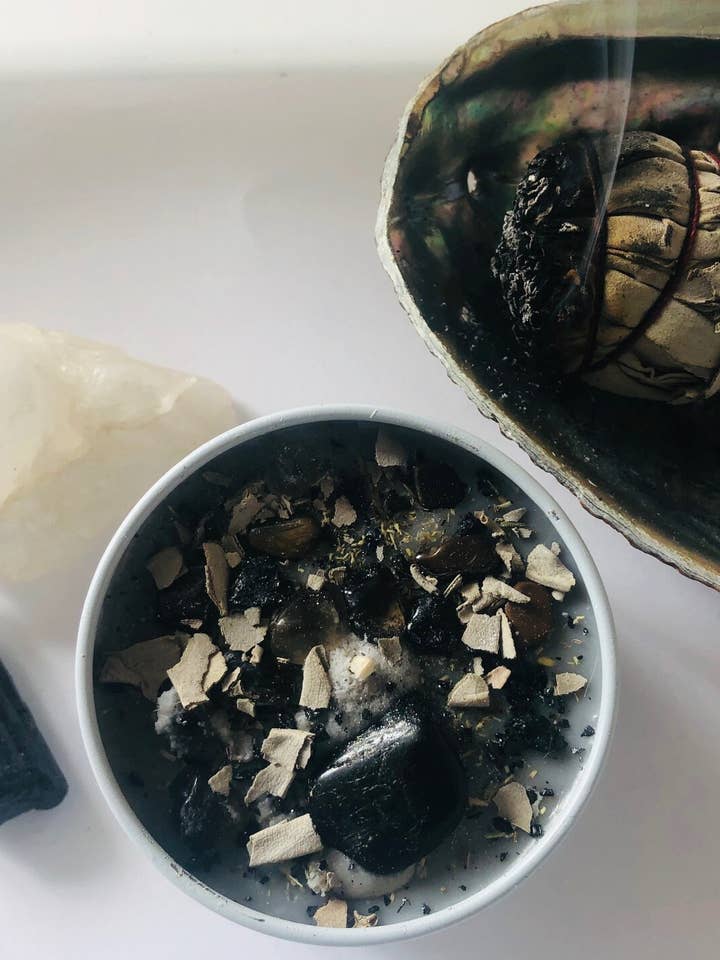 Vela de cristal de turmalina negra y kyanita negra para venta al por mayor de 6ix Wicks Candle & Crystal