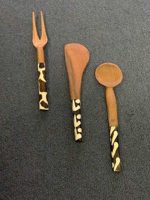 Harkiss Designs – Utensílios para servir por atacado – Conjuntos de Servir Almoço de Azeitona e Batik0
