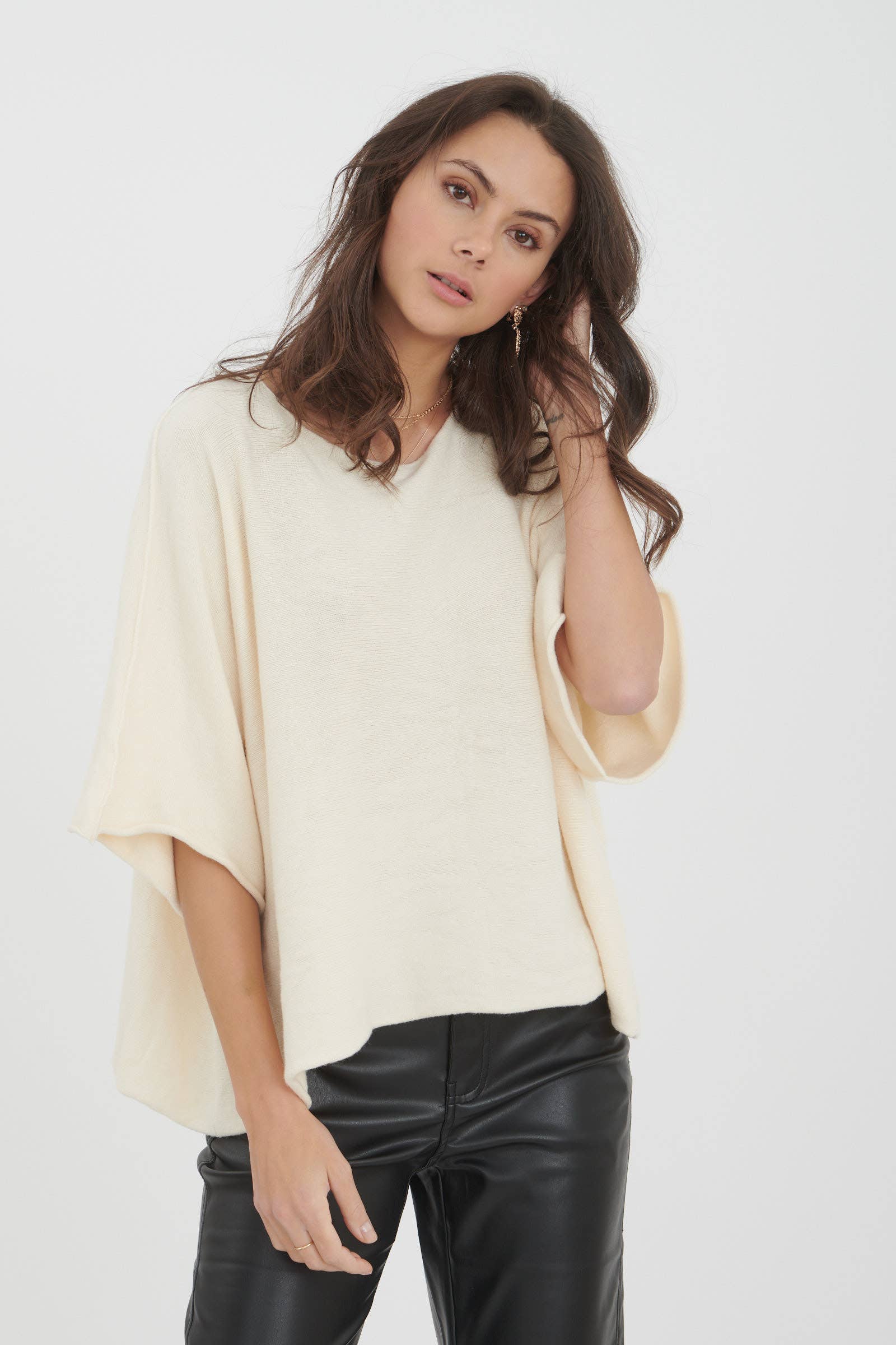 ORNELLA PARIS - Wholesale Knit Sweater - Women's - Solid round neck sweater LEL-P222815