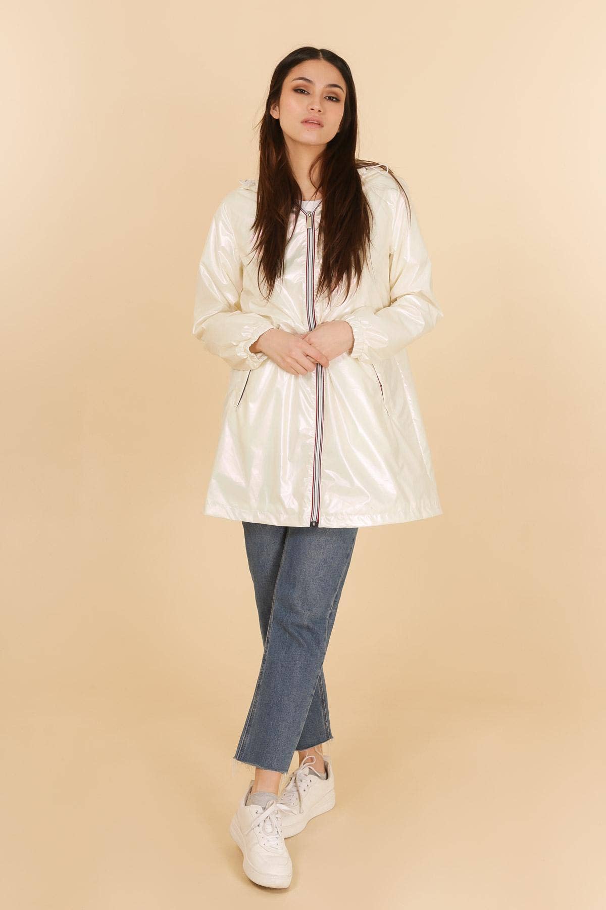 Attrait Paris - Vendita all'ingrosso Giacca antivento - Donna - Impermeabile lungo metallico con zip colorata e richiudibile5