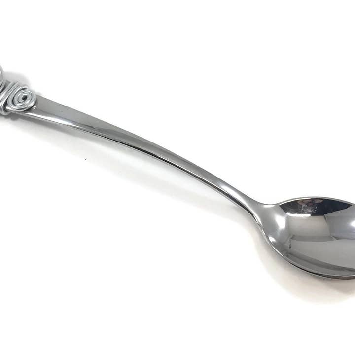 Cuillère à dessert et à glace en perles enroulée de fil pour la vente par Swiddles Inc