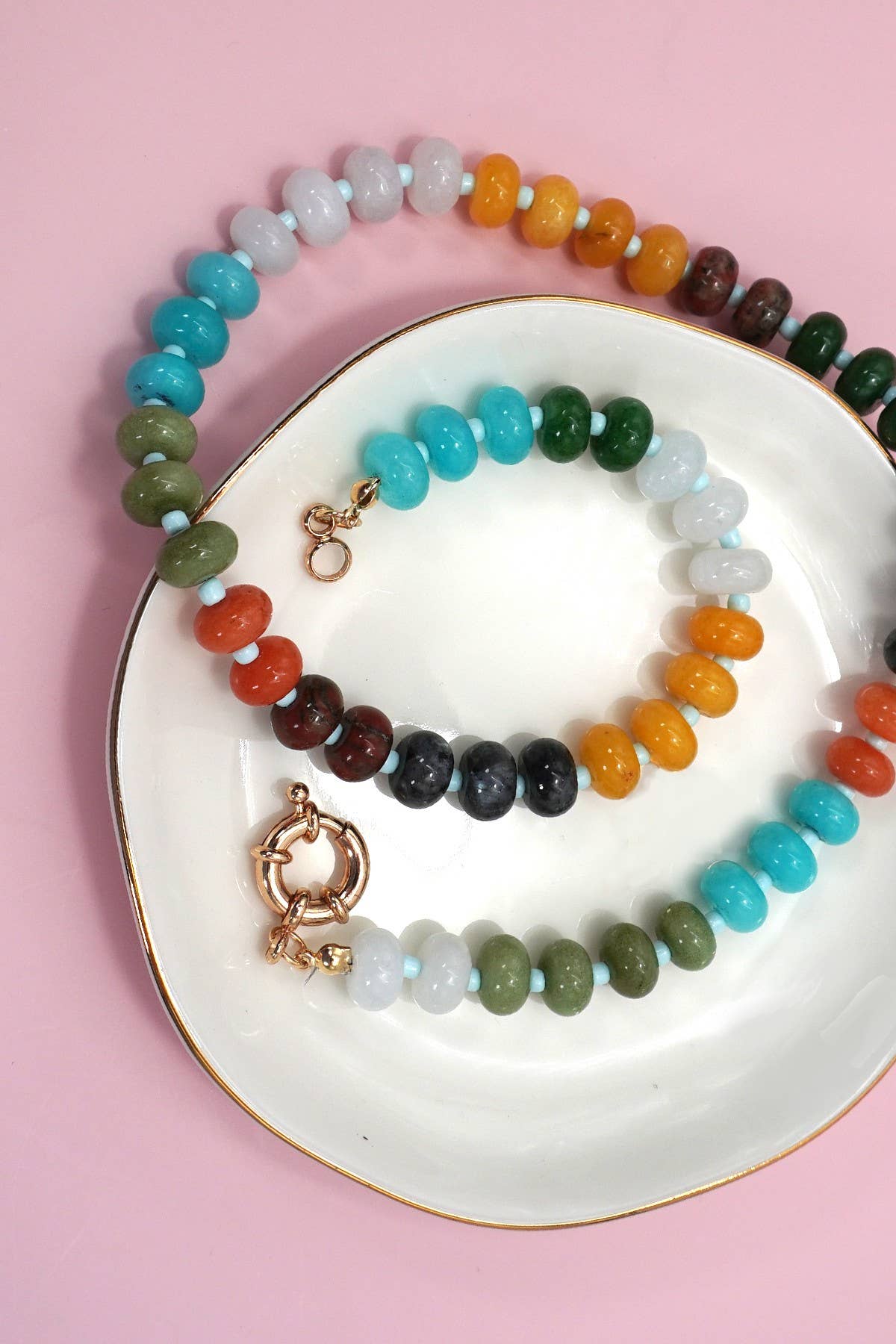 JOSSLYN by wall to wall - Wholesale Beaded/Pearl Necklace - NATURAL STONE CHARM  SPRING CLASP BEADED NECKLACE | 40NK94618