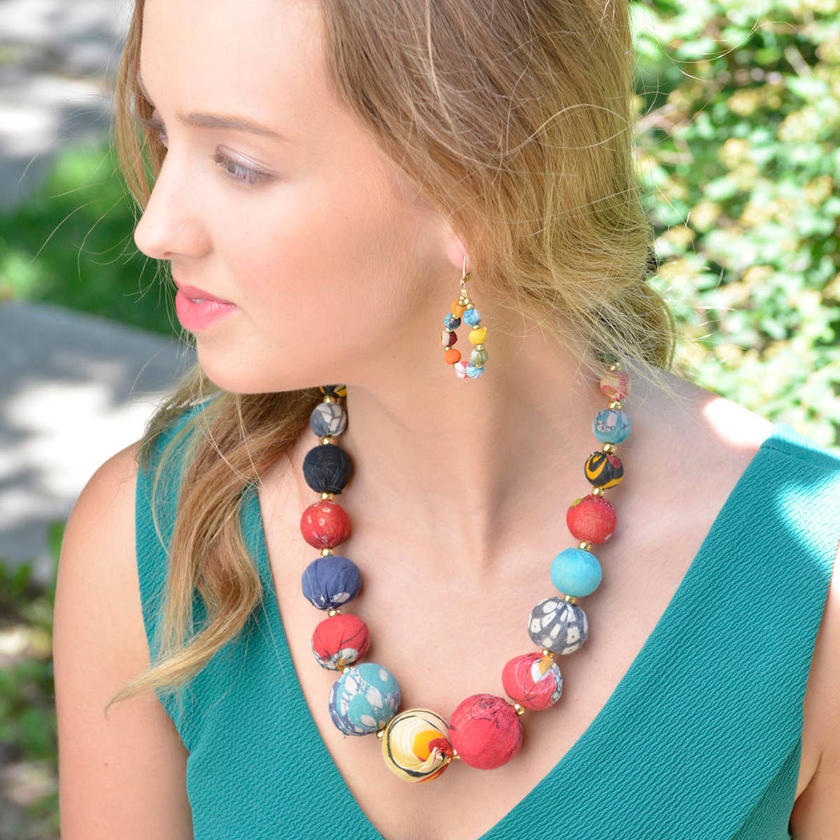 WorldFinds - Wholesale Beaded/Pearl Necklace - Kantha Graduated Bead Statement Necklace5