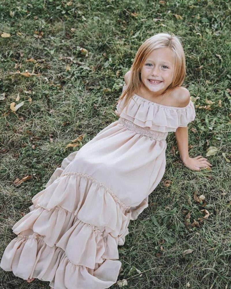 Bailey's Blossoms - Wholesale Mommy & Me-sets - Mommy and Me Nellie maxi-jurk met ruches - Champagne31