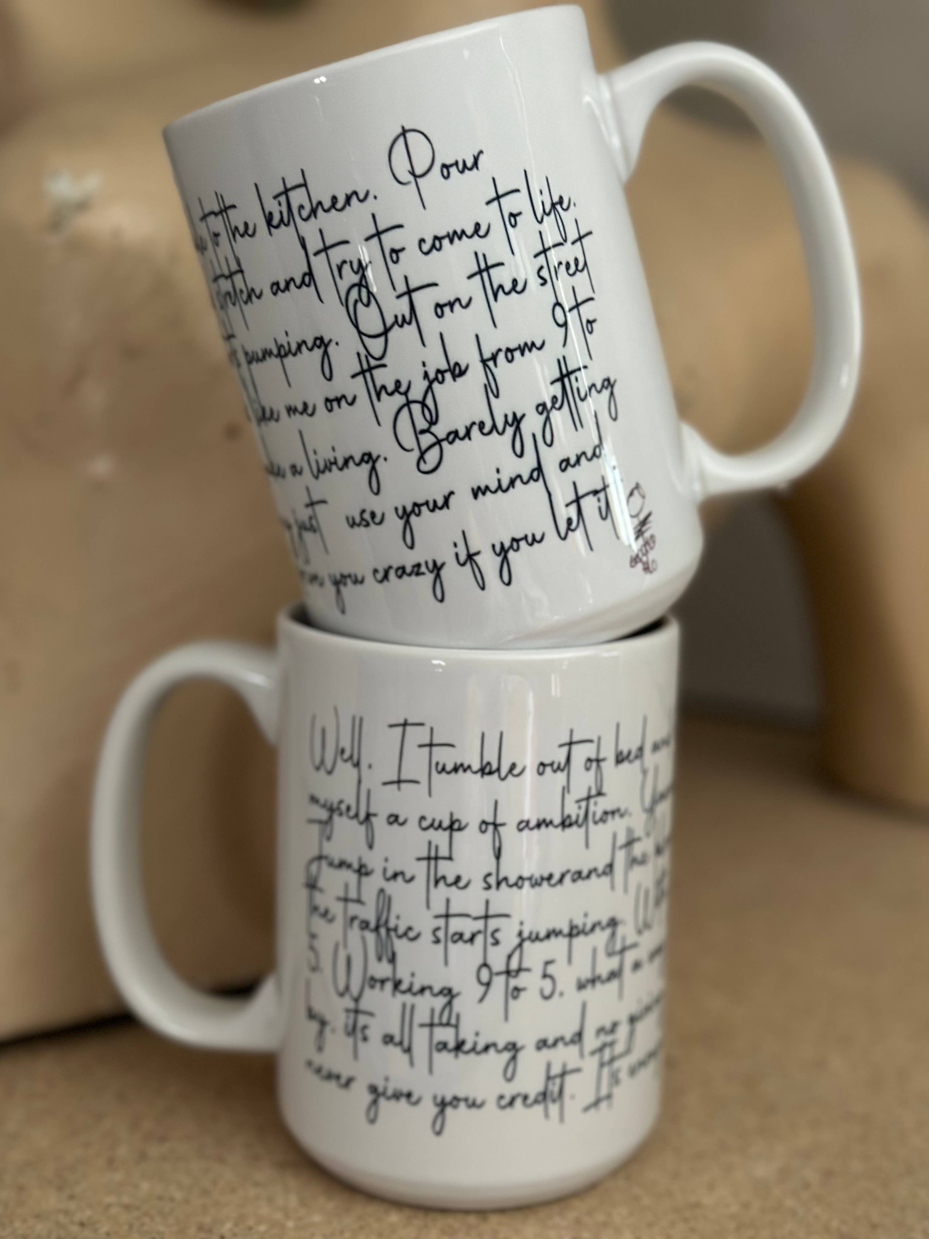 Crooked Halo – Caneca por atacado – Dolly Parton “9 a 5" Caneca de Café Cerâmica 15oz1