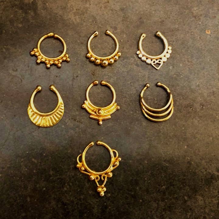 Guldbelagt falsk septumring / falsk septumsmykke for engroshandel hos JAYA MOKSHA