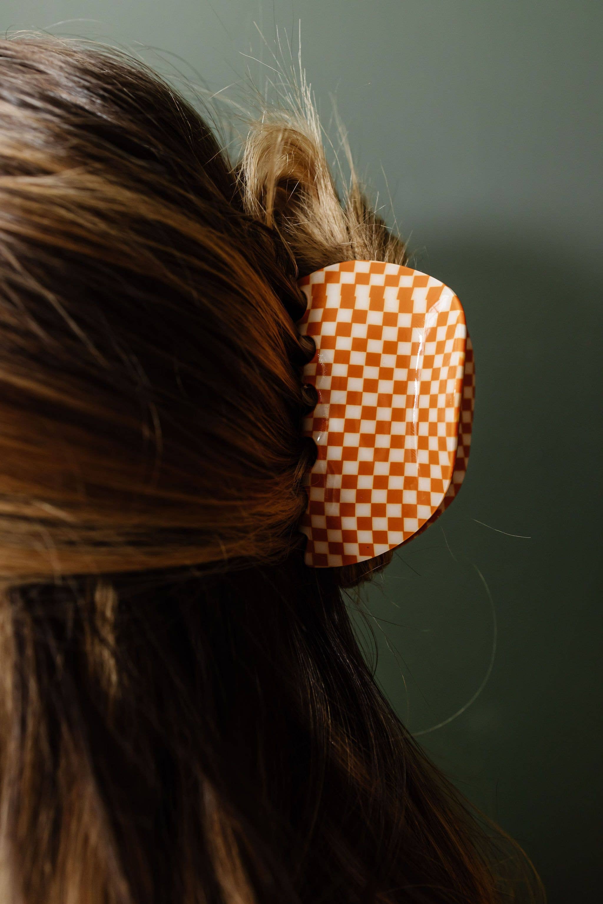 Shop Andi – wholesale Hair clip – Women’s – Orange Checkered Claw Clip0