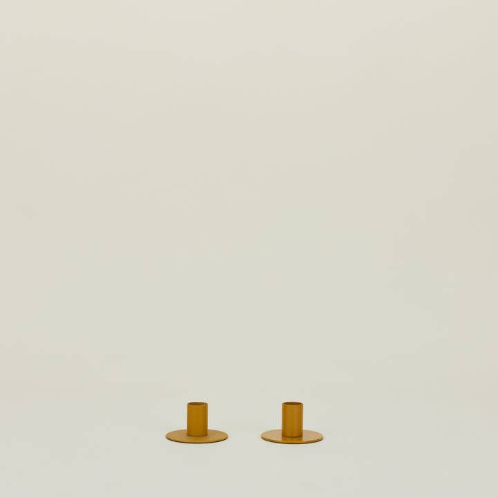 Hawkins New York - Vente Bougeoirs - BOUGEOIRS ESSENTIELS EN MÉTAL, LOT DE 2 - MOUTARDE1