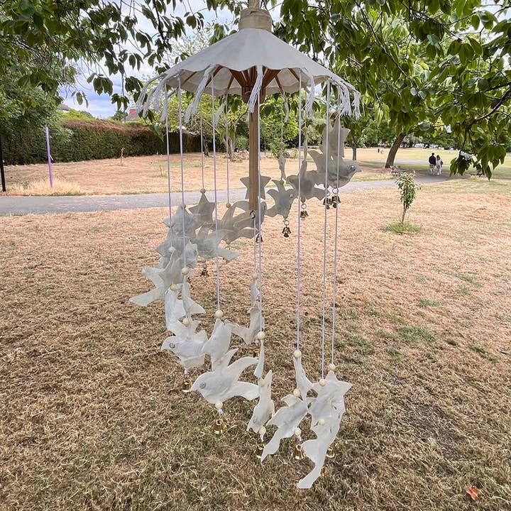 VIE - Vendita all'ingrosso Decorazione mobile - Mobile artigianale in carta di gelso, cuore e farfalla, 50x20 cm13