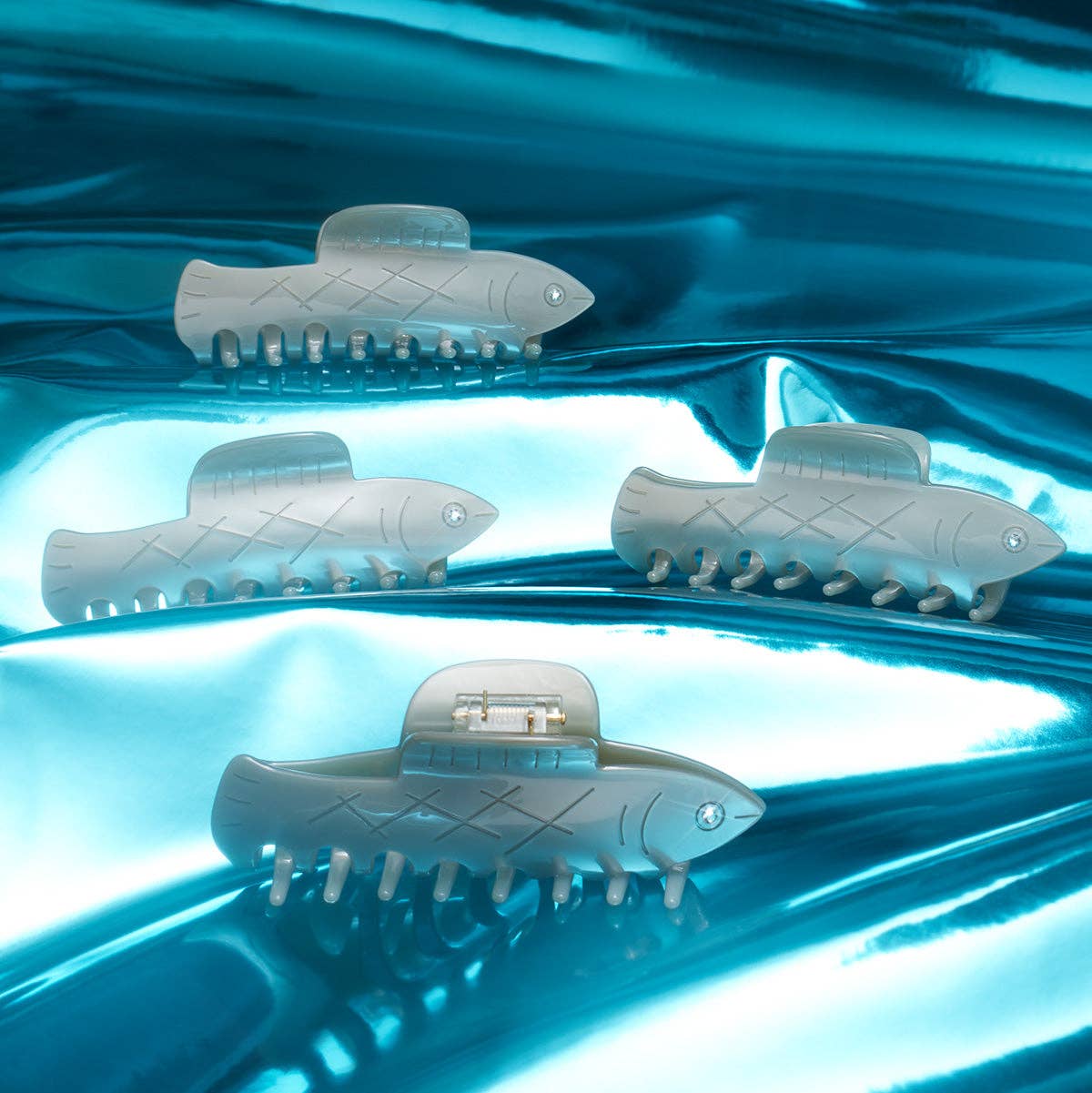 WINONA IRENE - Wholesale Hair Clip - Women's - Herring Fish Silver Acetate Hair Claw with Rhinestone Eye11