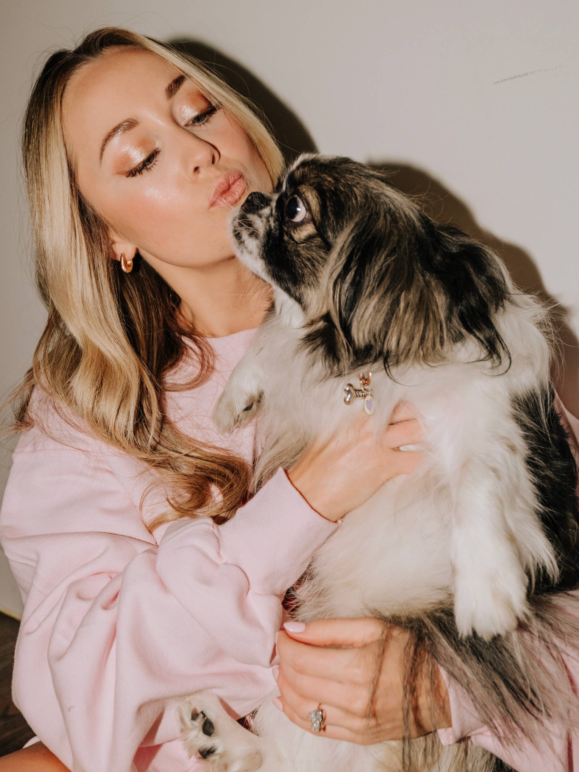 LivyLu - Wholesale Graphic Sweatshirt - Unisex - Puppy Love Heart Valentine's Day Pink Sweatshirt 6