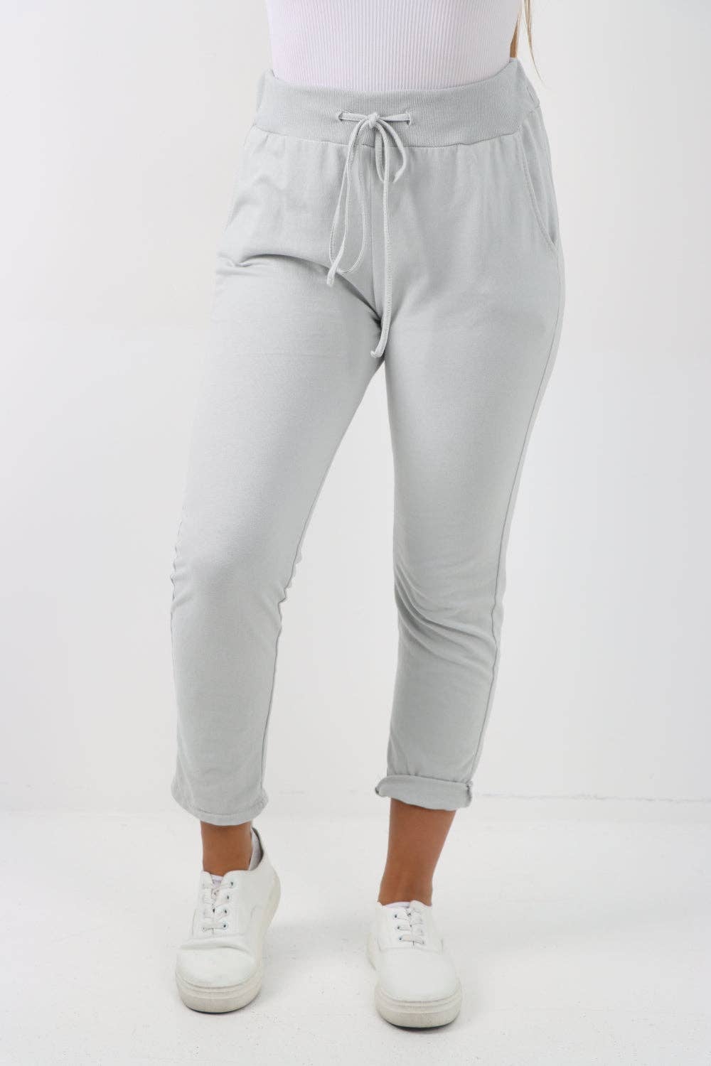 Miss Bold – Großhandel Lounge-Trainingshose/-Jogginghose – Damen – Italienische schlichte Basic-Jogginghose mit Kordelzug29