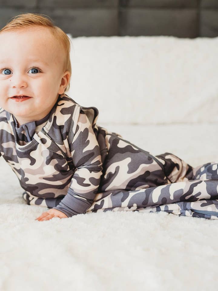 SACCO NANNA COMMANDER CAMO DREAM per la vendita all'ingrosso da parte di Dream Big Little Co.