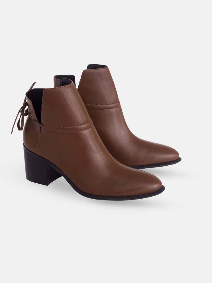 Mangará Atelier - Wholesale Booties - Women's - Brown Leather Ankle Boots Attalea – Women’s Block Heel Booties6