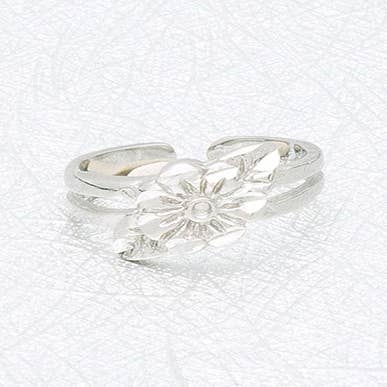 Toe ring with flower, in silver for wholesale by S&A Fashions