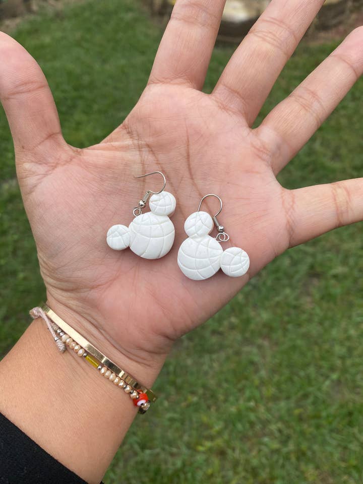 White concha Mickey earings for wholesale by Artesanias la loteria LLC