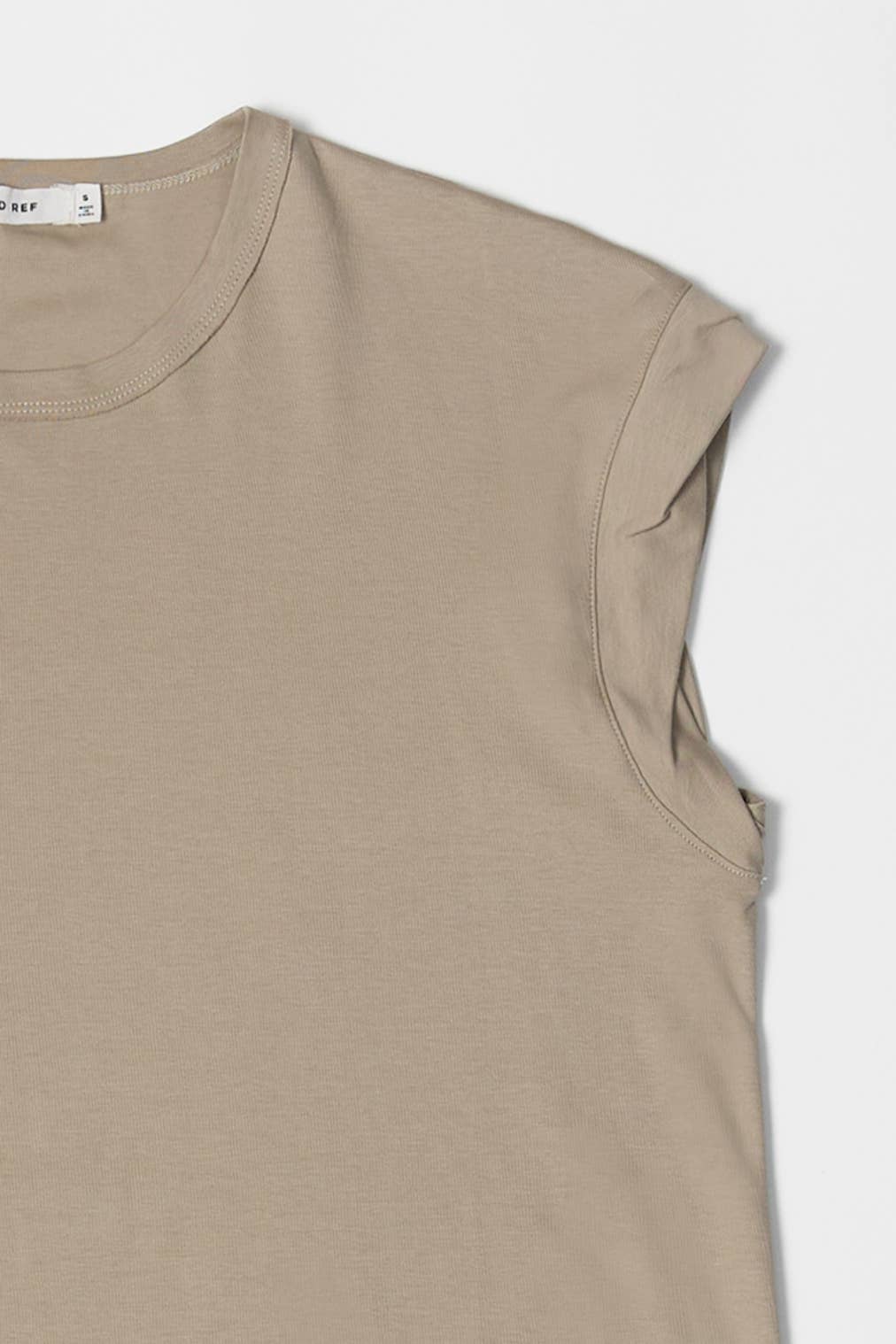 MOD REF - Vendita all'ingrosso Maglietta - Donna - The Remy Top | T-shirt a tunica muscolare con maniche arrotolate20