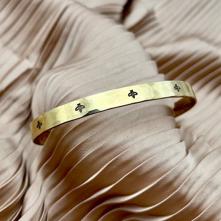 Bracelet Abeille pour la vente par Fluff Hardware