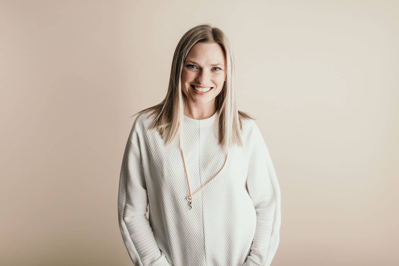 Three Little Tots - Vente Lanière – femme - Lanière en silicone pour badges d'identité, masques, kets et plus encore3