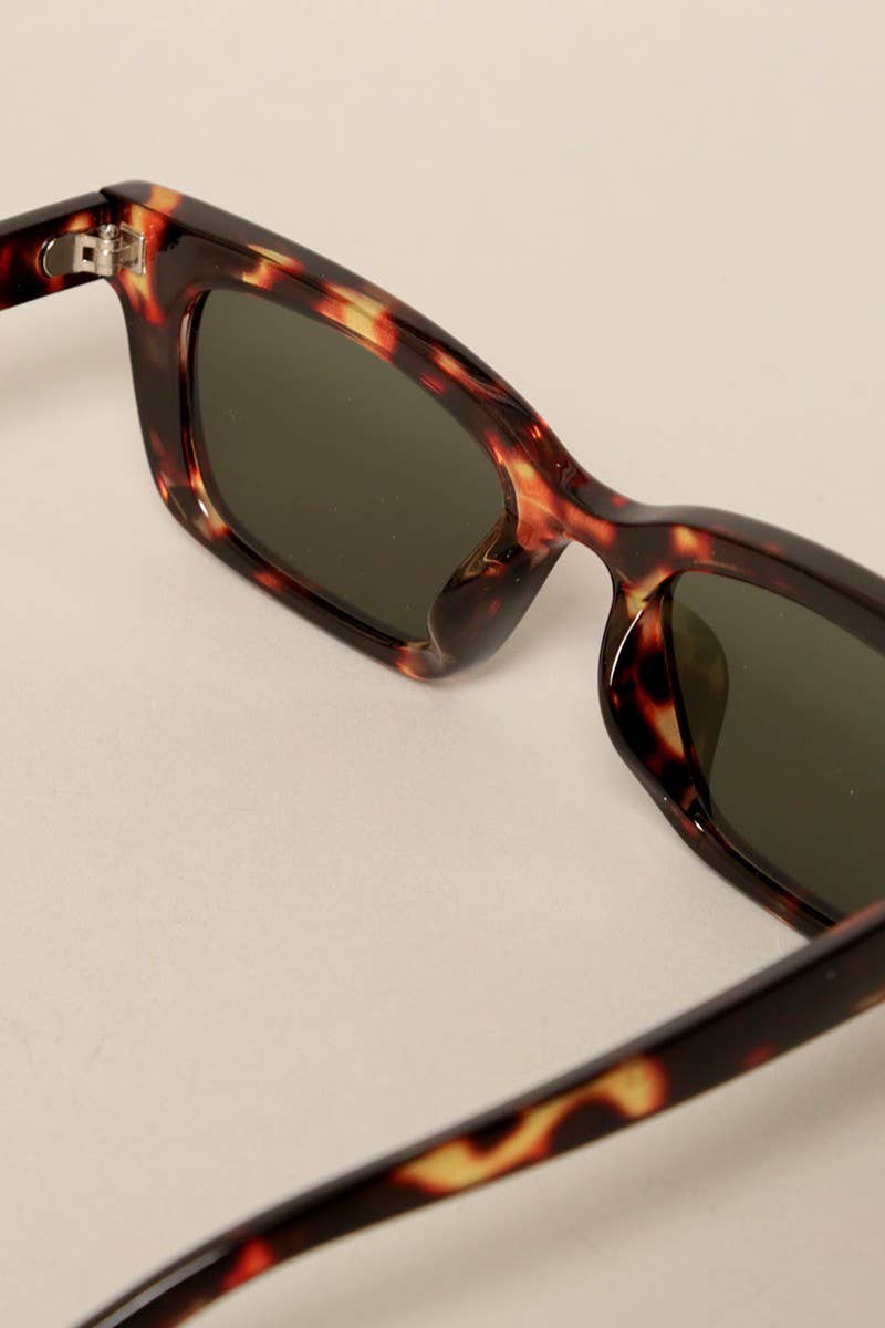 12 BLANDADE FÄRG Solglasögon för kvinnor med rektangulärt bågformat glas för wholesale på Faire11