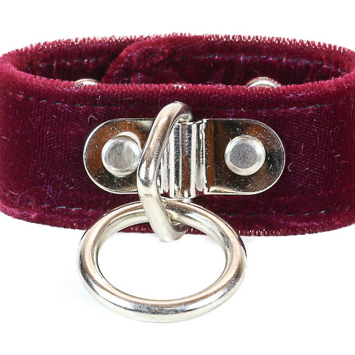 BC113VEL ASSORTERET FLØJLSARMBÅND MED LØKKE & RING for engroshandel hos Funk Plus