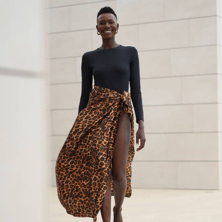 Bel Cashmere S.C. - Venta al por mayor Bufanda - Mujer - Bufanda de seda con estampado de leopardo