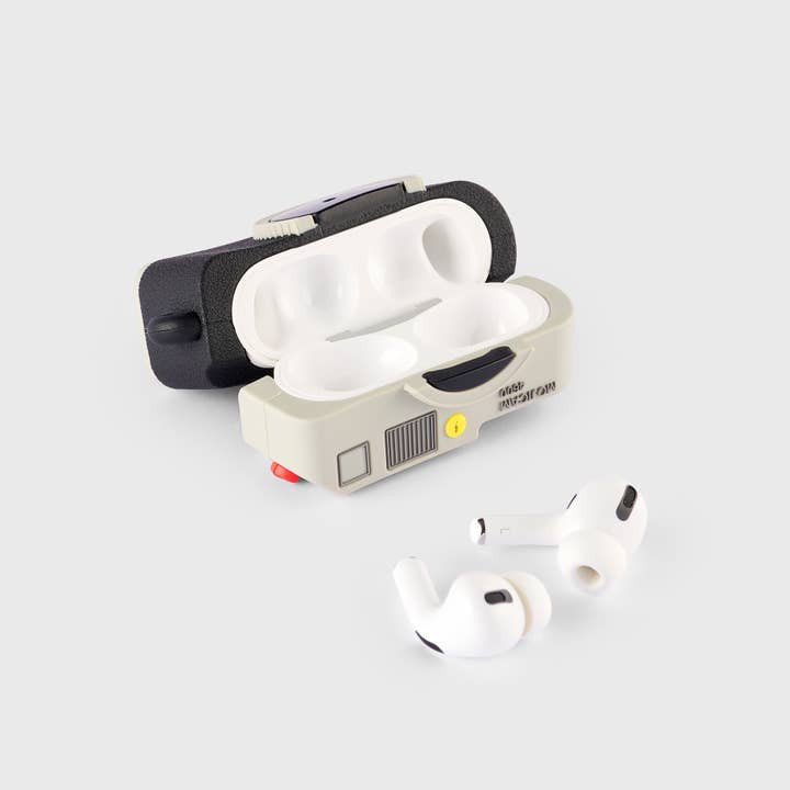 L10 Brands - Wholesale Airpod/Earbud Case - Men's - Summer essential: Moji Fun 3D Airpod Pro Case - "Camera"