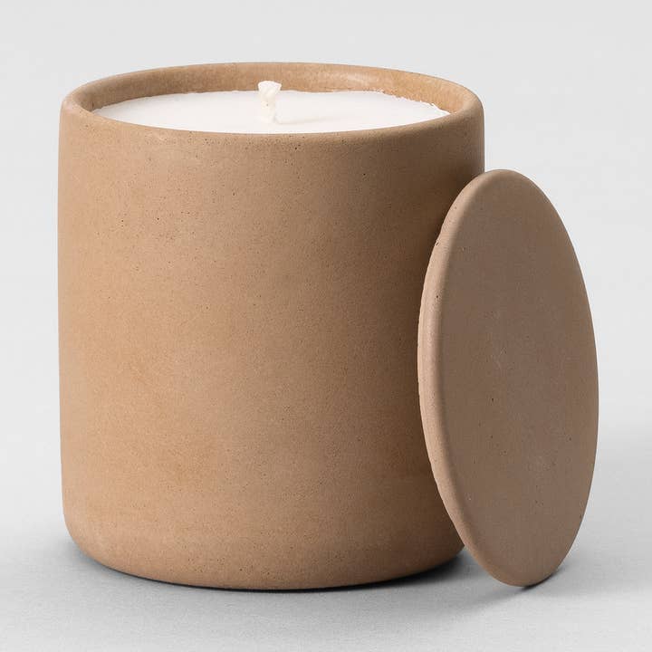 Handcrafted honeycomb concrete candle | Medio for wholesale by ZOA concept