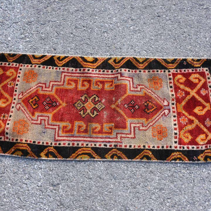 Vintage Rugs Loom - Wholesale Bath Mat - Handmade Red Kilim Patchwork Rug, 1.3x3.1 Ft Area Rug2