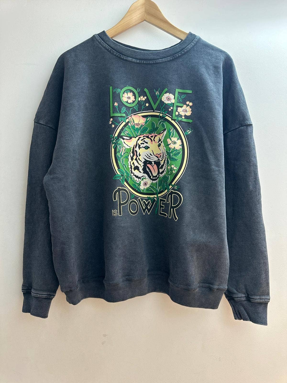 LORIANE – Engroshandel Grafisk Sweatshirt - Dame – 10184 Vintage trykt sweatshirt2