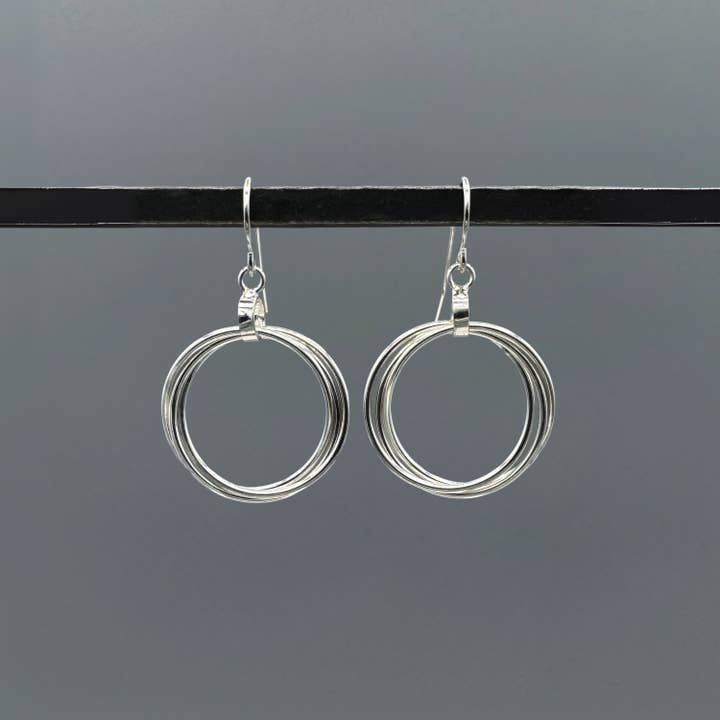 Brincos Pendentes de Argolas Entrelaçadas em Prata por atacado de Something Silver