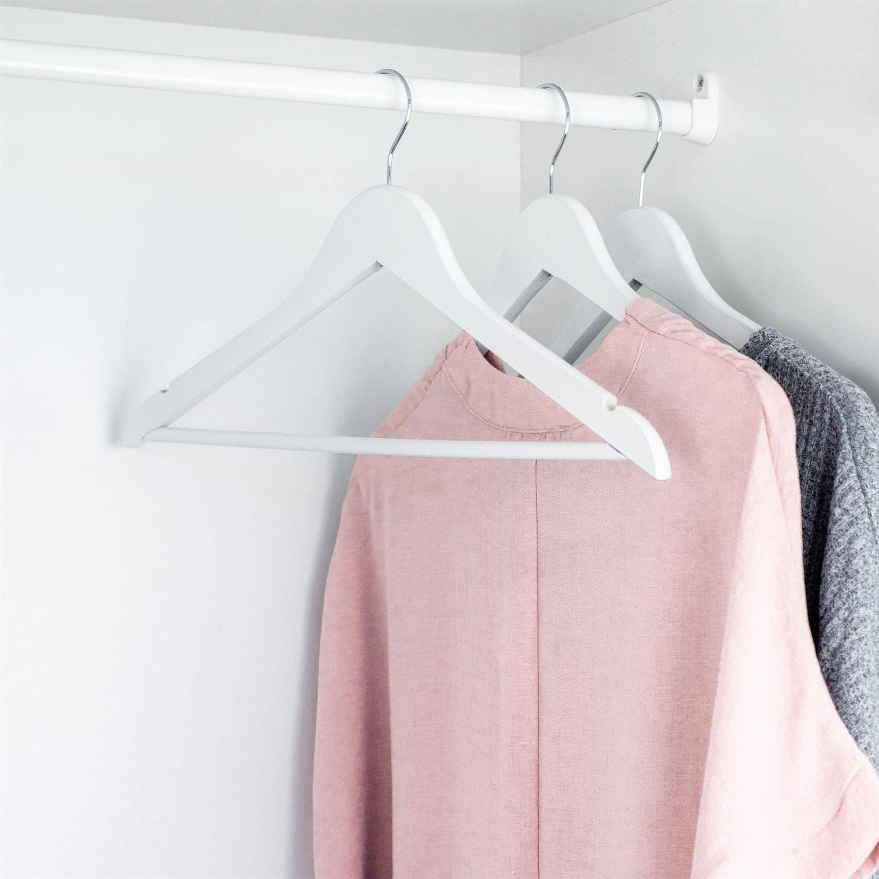 Rinkit Ltd – wholesale Clothes hangers – Wooden Children's Hanger - By Harbour Housewares5