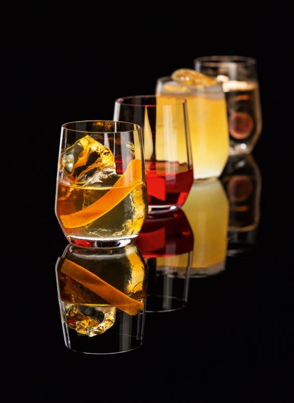 Callwey GmbH - Wholesale Mixology & Beverage Book - Classic Cocktails (German)3